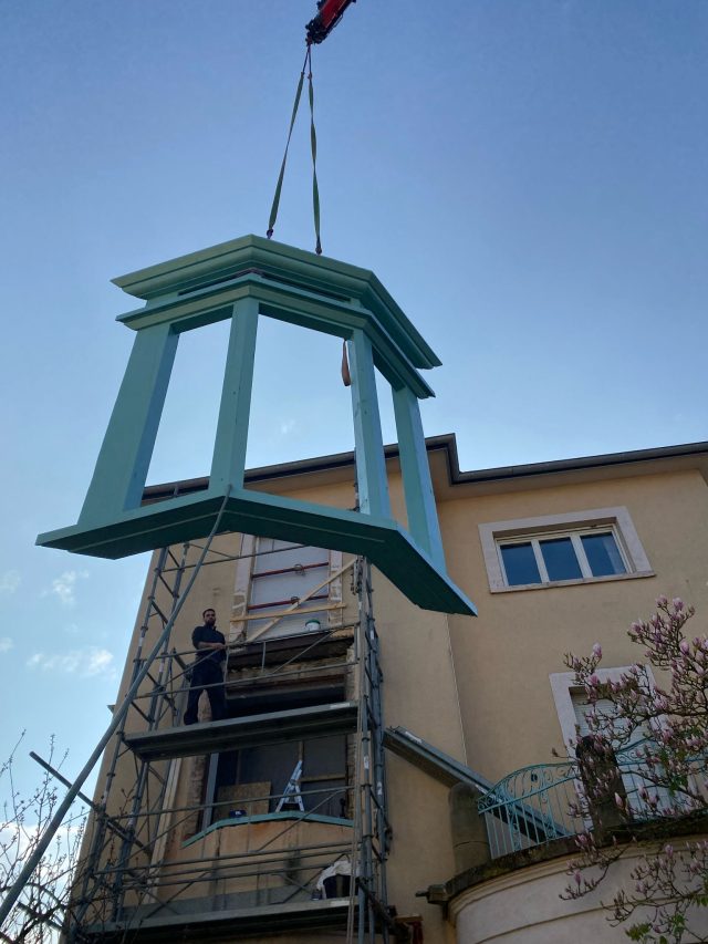 Pose bois maison toit charpente